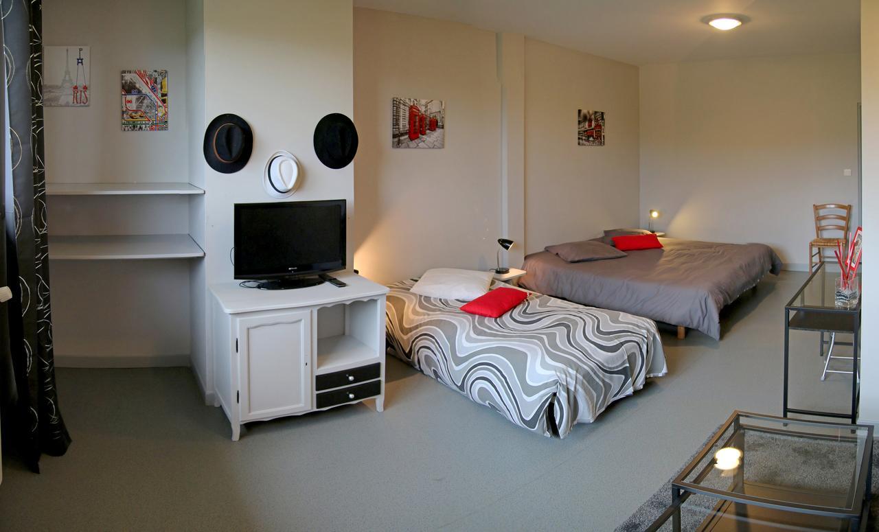 Le Grand Val Bed and Breakfast Lavastrie Eksteriør billede