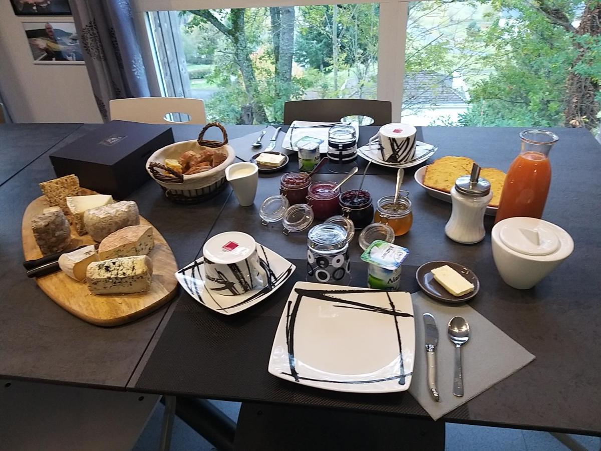 Le Grand Val Bed and Breakfast Lavastrie Eksteriør billede